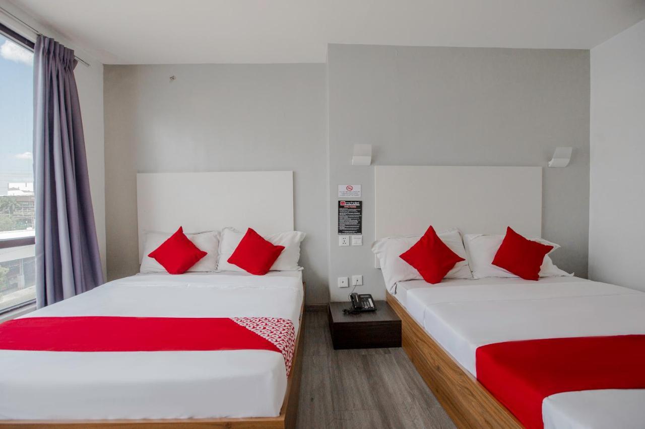 Oyo 666 Mc Hotel Fairview ケソンシティ エクステリア 写真