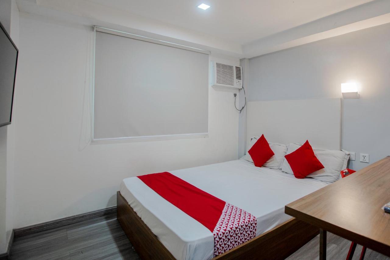 Oyo 666 Mc Hotel Fairview ケソンシティ エクステリア 写真
