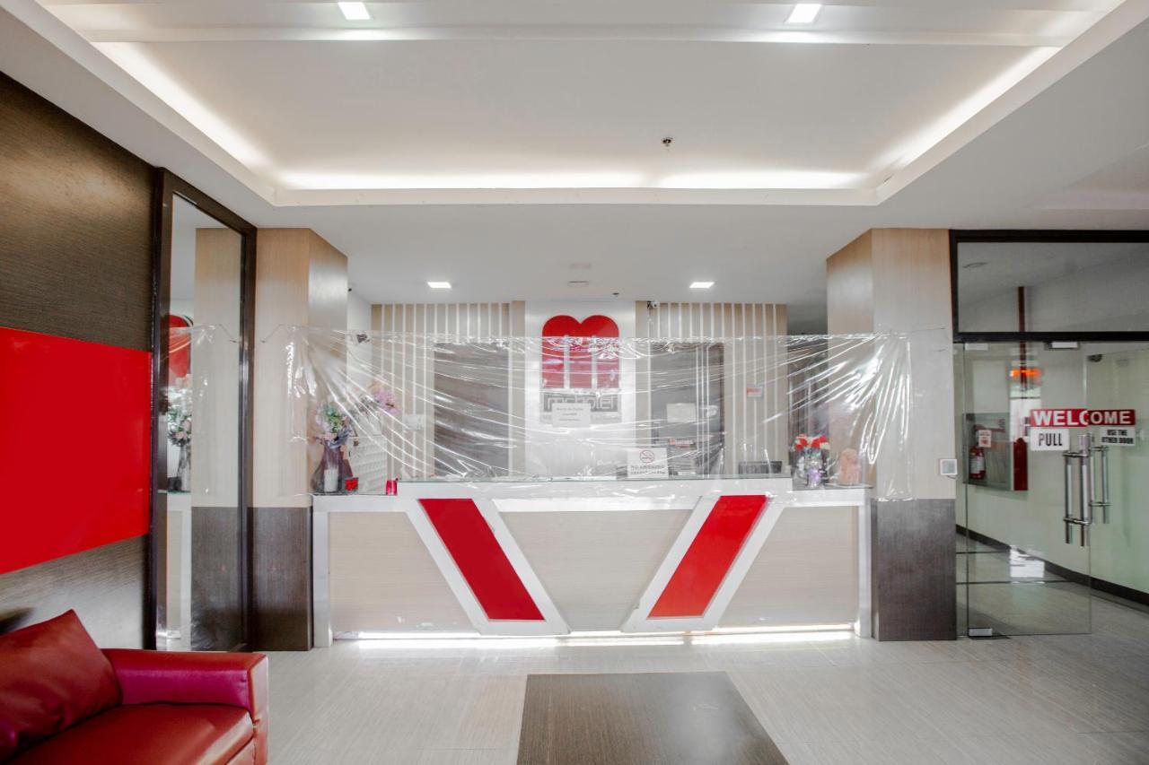 Oyo 666 Mc Hotel Fairview ケソンシティ エクステリア 写真